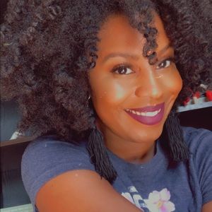 Meet your Posher, Joia